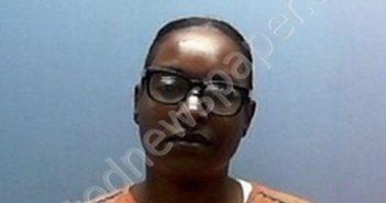ROSHUNIA DENISE LEWIS | 2025-03-18 18:07:00 | Columbia County, Arkansas Booking